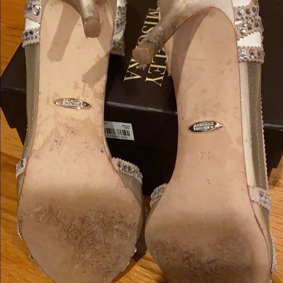 Pink Jeweled Badgley Mischka Heels - Picture 4 of 5